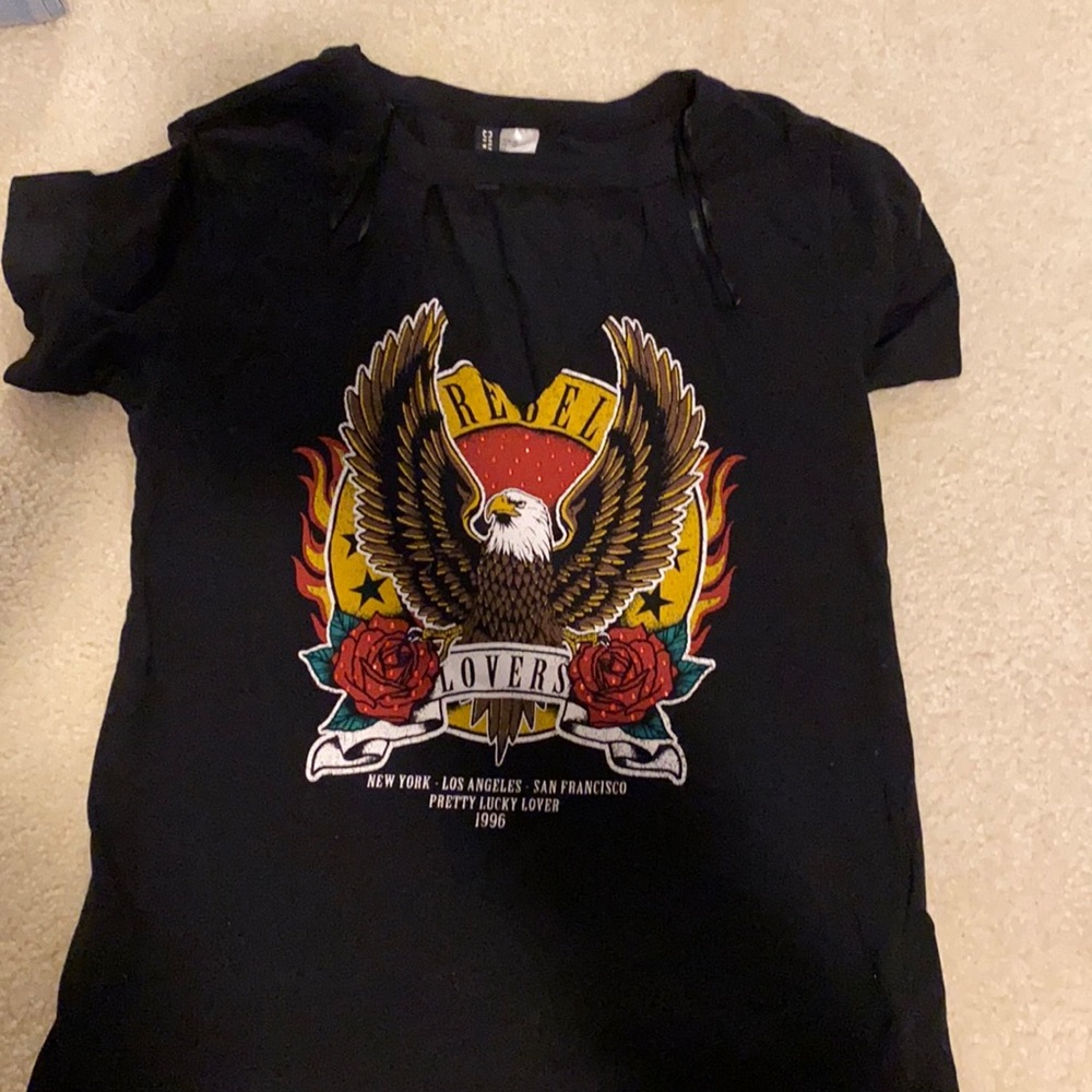 short sleeve with cut out at the top